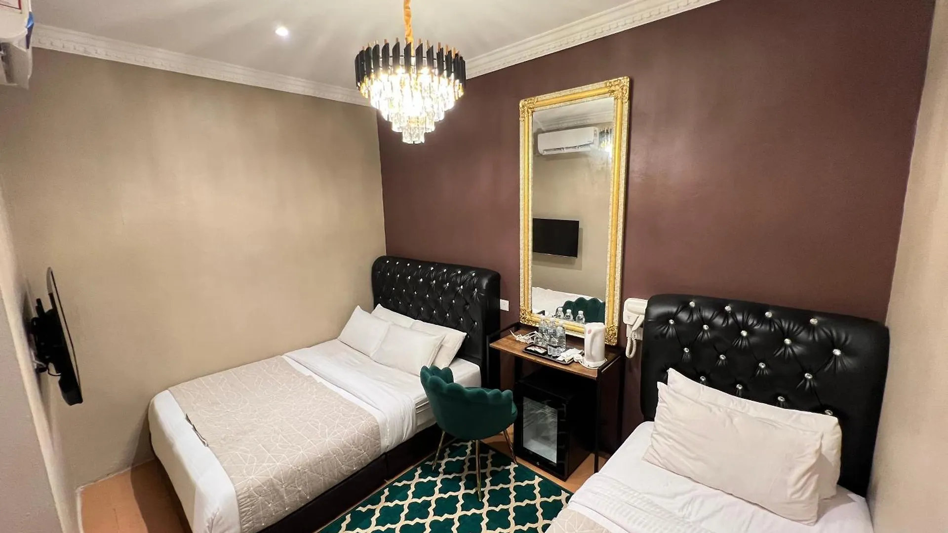 Ghazrin'S Garuda Hotel Johor Bahru Malaysia